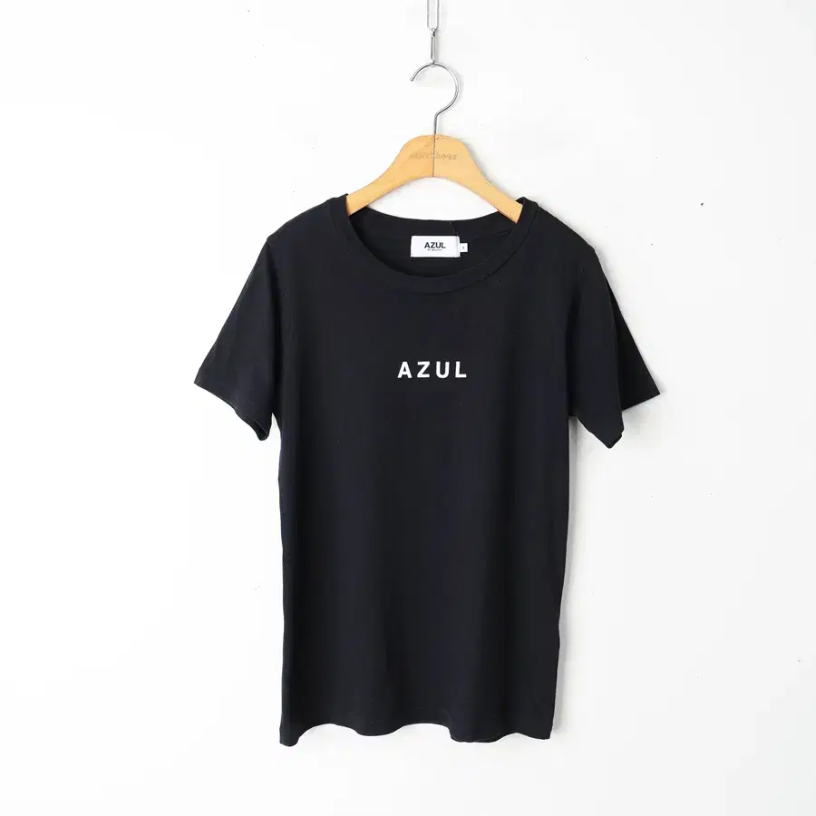 44/AZUL BY MOUSSY 로고 티셔츠